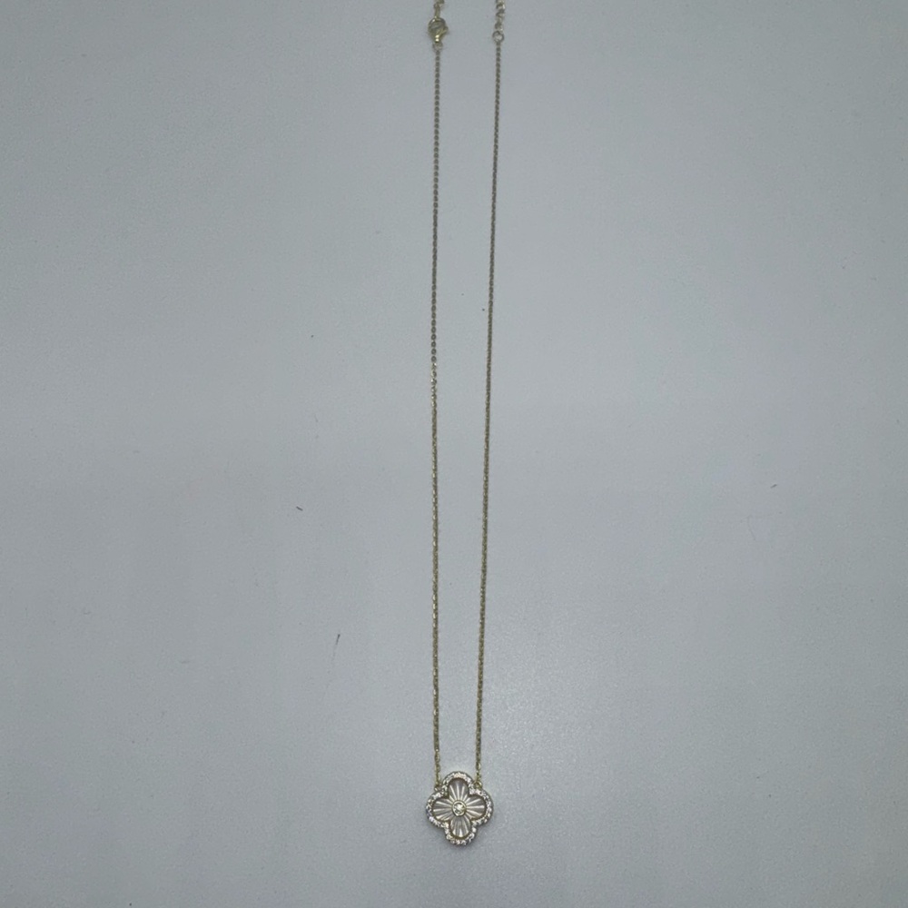 Mother of Pearl Clover Necklace - Picture 5 of 8